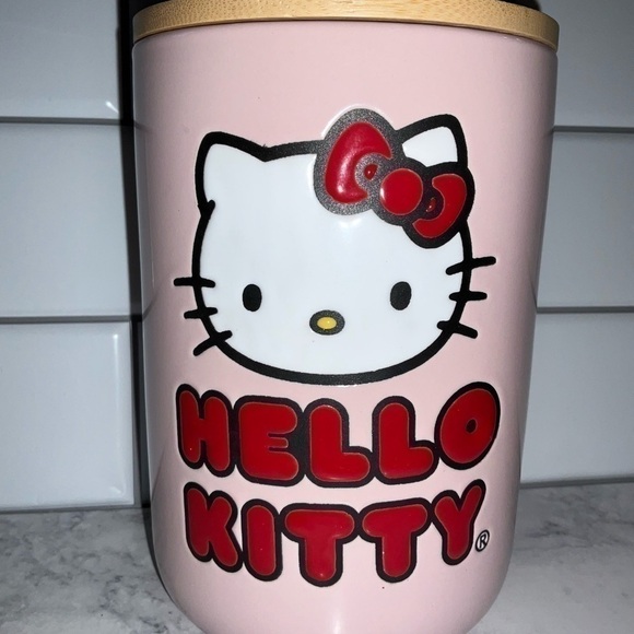 Hello kitty ceramic canister/cookie jar - Picture 3 of 7